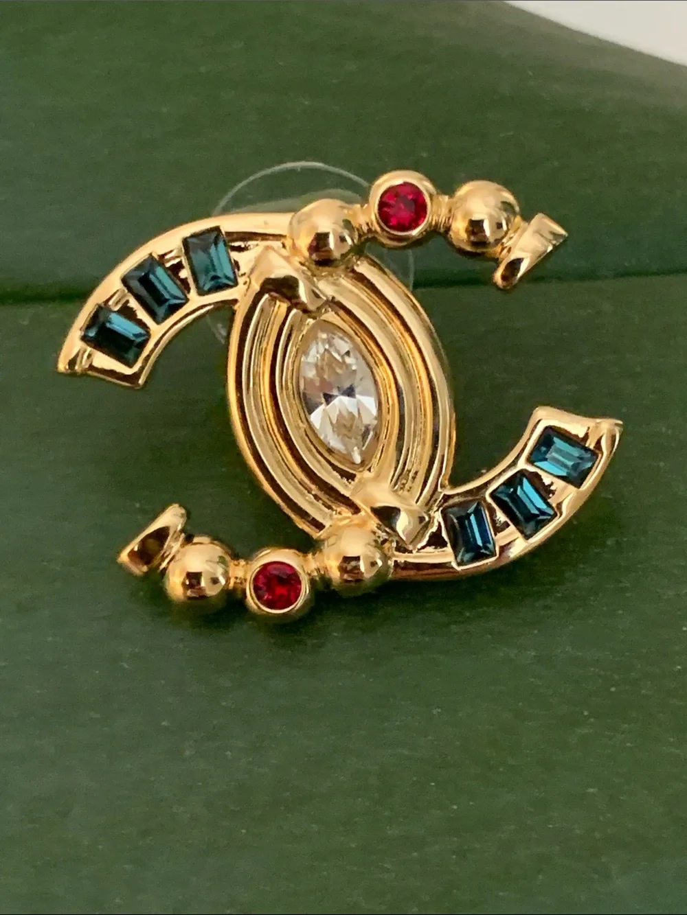 Absolutely stunning, limited edition authentic Chanel CC studs with crystals